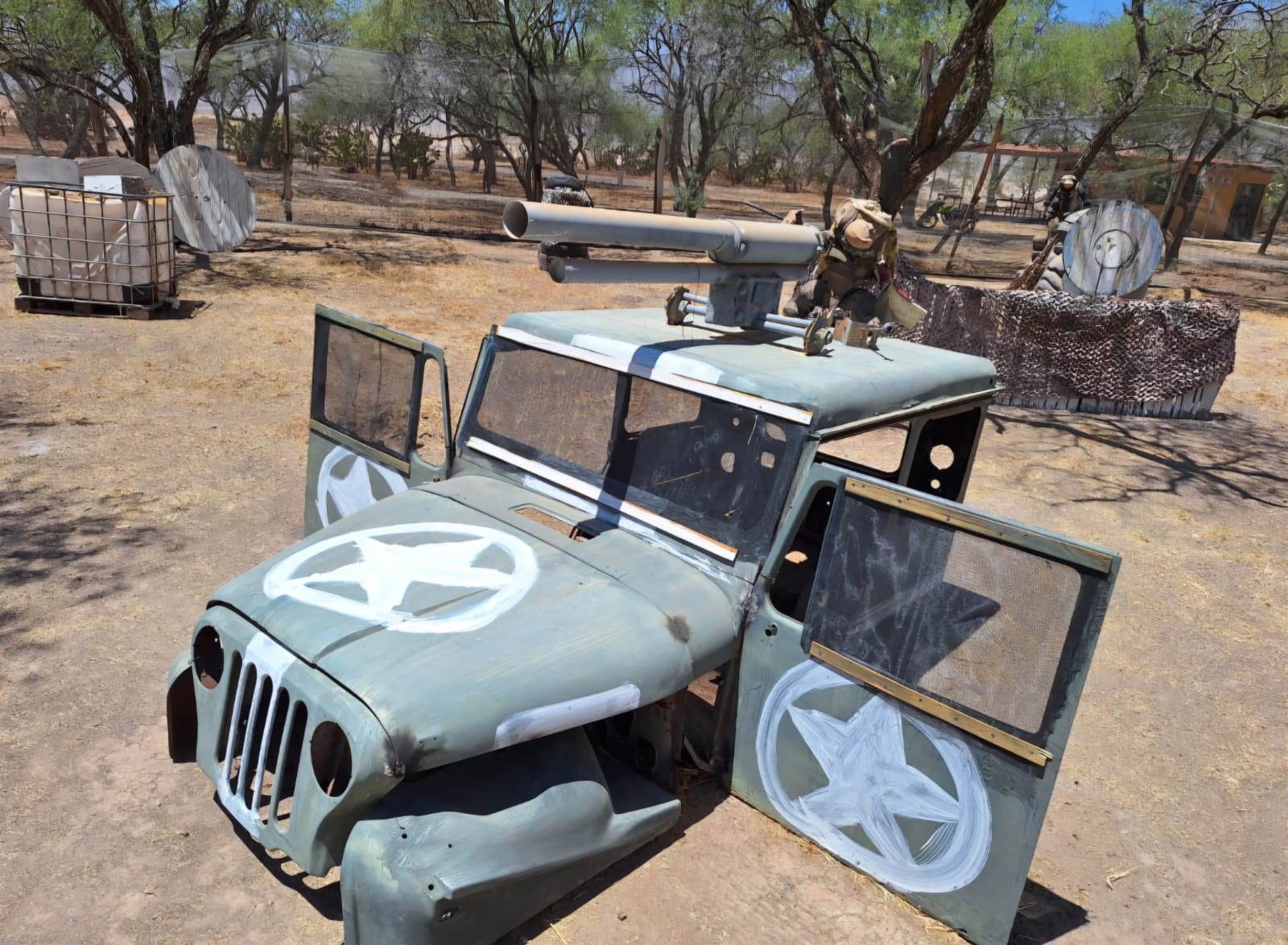 Gotcha — jeep militar